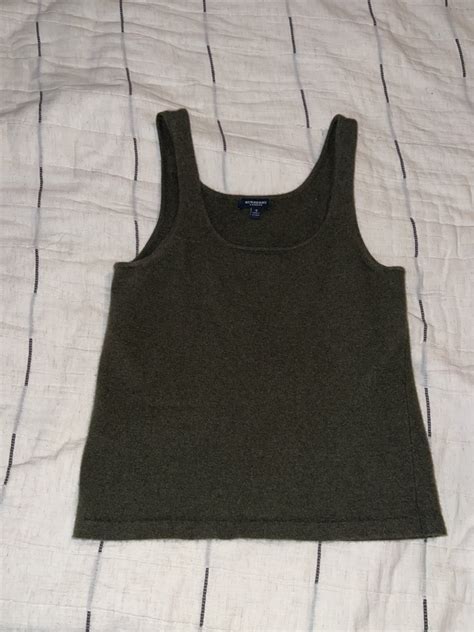 burberry トップス|Burberry tank tops.